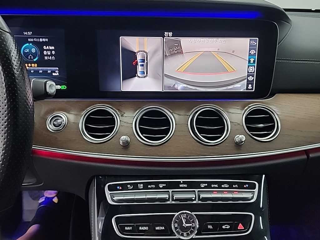 벤츠 E 클래스 E-클래스 W213 E300 4MATIC 익스클루시브 이미지 10