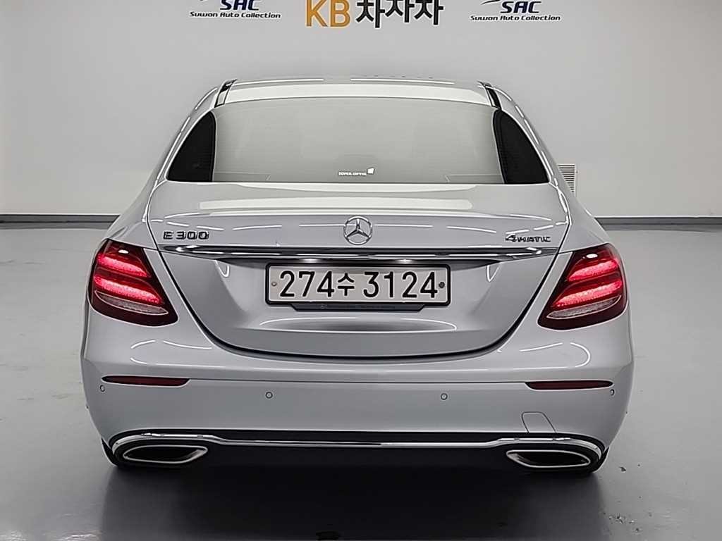 벤츠 E 클래스 E-클래스 W213 E300 4MATIC 익스클루시브 이미지 3