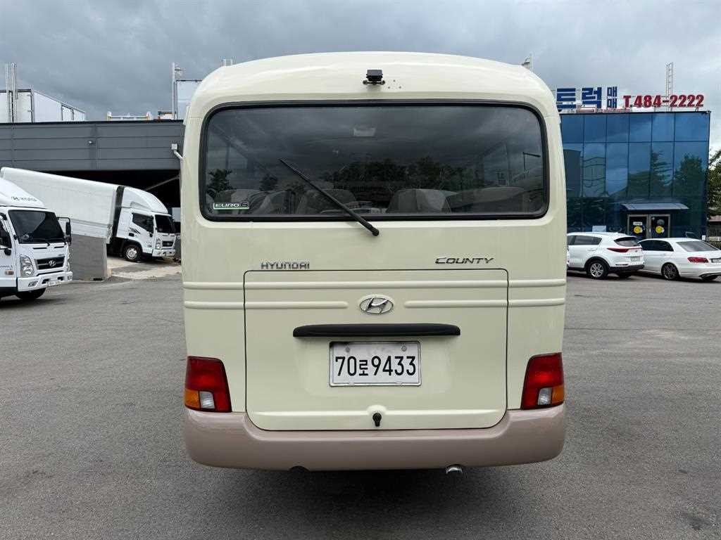 중대형버스 소형현대버스 뉴카운티 단축 STD 25인승 이미지 5