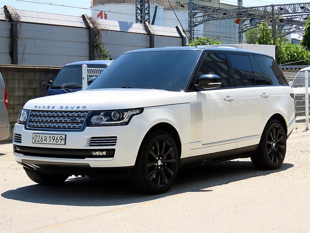 랜드로버 레인지로버 레인지로버 4세대 4.4 SDV8 VOGUE SE 디젤 이미지 2