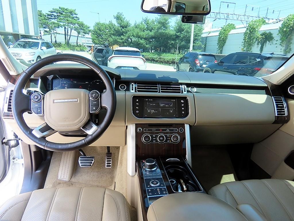 랜드로버 레인지로버 레인지로버 4세대 4.4 SDV8 VOGUE SE 디젤 이미지 7