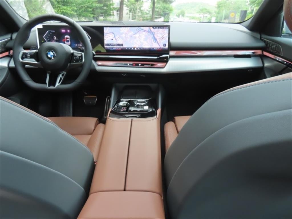 BMW 5시리즈 5시리즈 (G60) 530i xDrive M 스포츠 프로 스페셜 에디션 이미지 15