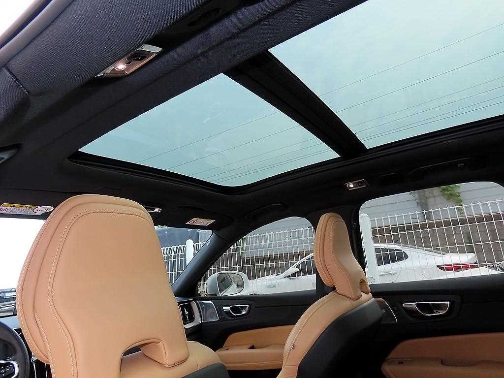 볼보 XC60 XC60(2세대) D5 AWD 인스크립션 이미지 15