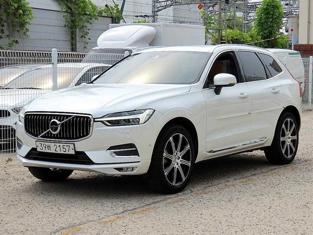 볼보 XC60 XC60(2세대) D5 AWD 인스크립션 이미지 2