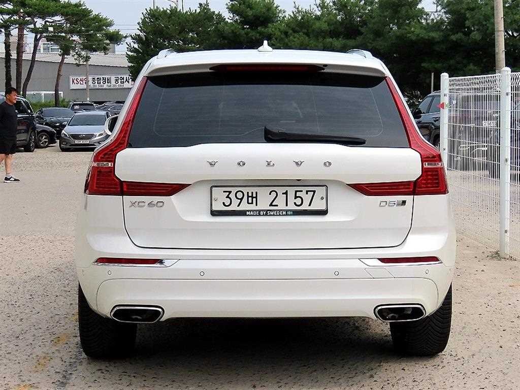 볼보 XC60 XC60(2세대) D5 AWD 인스크립션 이미지 4