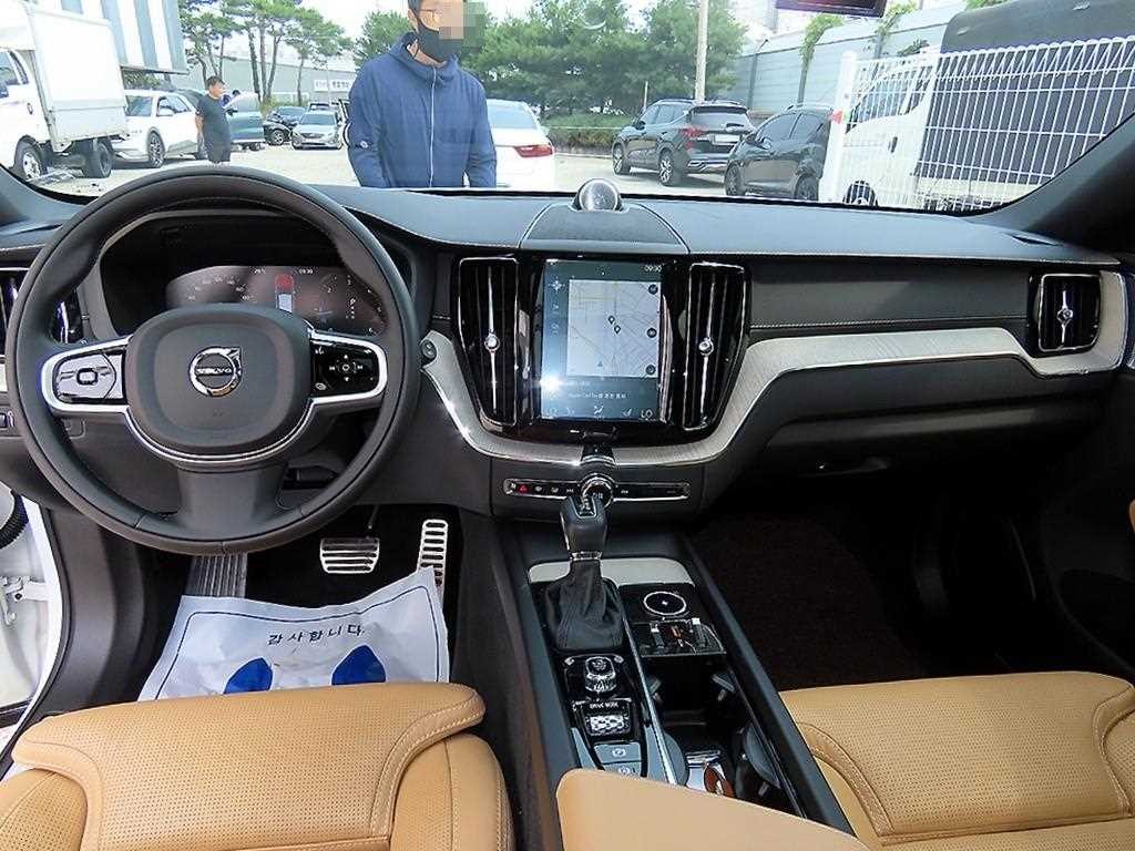볼보 XC60 XC60(2세대) D5 AWD 인스크립션 이미지 7