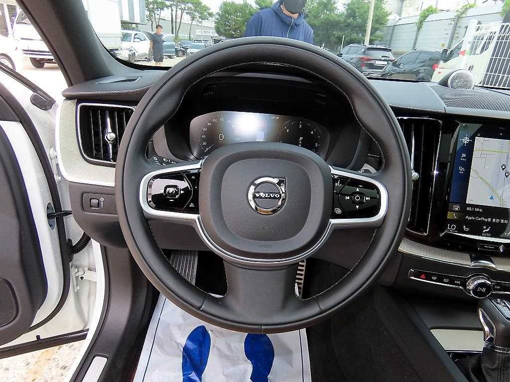 볼보 XC60 XC60(2세대) D5 AWD 인스크립션 이미지 8