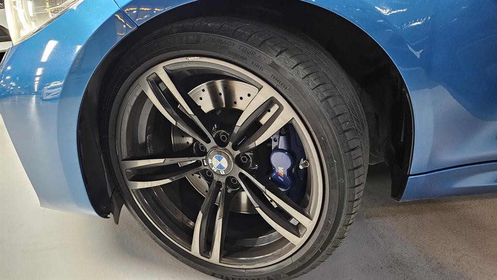 BMW 2시리즈 M2 (F87) 쿠페 M 퍼포먼스 스티어링 휠 에디션 이미지 13