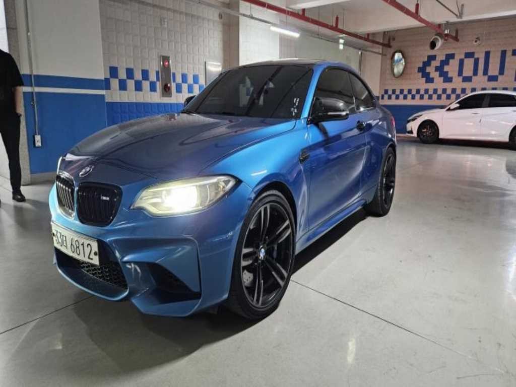 BMW 2시리즈 M2 (F87) 쿠페 M 퍼포먼스 스티어링 휠 에디션 이미지 2