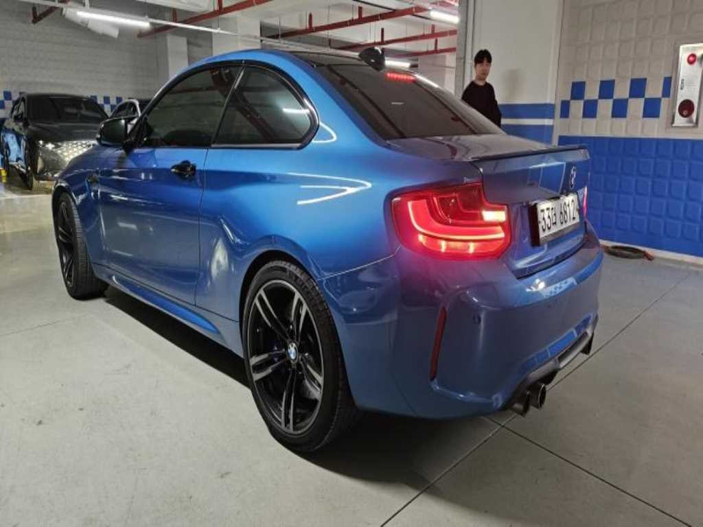 BMW 2시리즈 M2 (F87) 쿠페 M 퍼포먼스 스티어링 휠 에디션 이미지 3