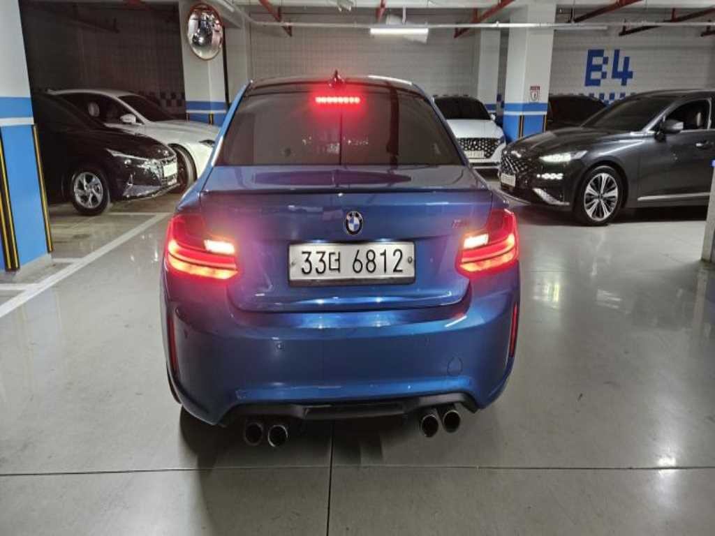 BMW 2시리즈 M2 (F87) 쿠페 M 퍼포먼스 스티어링 휠 에디션 이미지 4