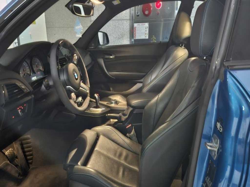 BMW 2시리즈 M2 (F87) 쿠페 M 퍼포먼스 스티어링 휠 에디션 이미지 6
