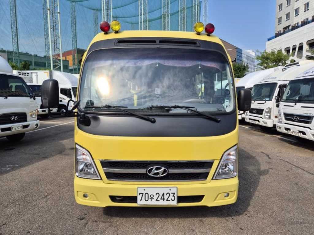 중대형버스 소형현대버스 카운티 뉴 브리즈 어린이버스 장축 29인승 디럭스 이미지 2