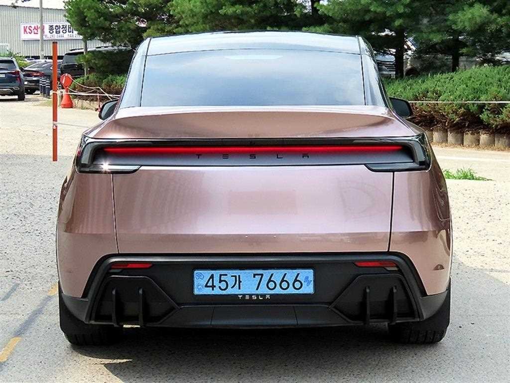 테슬라 모델 Y RWD 이미지 4