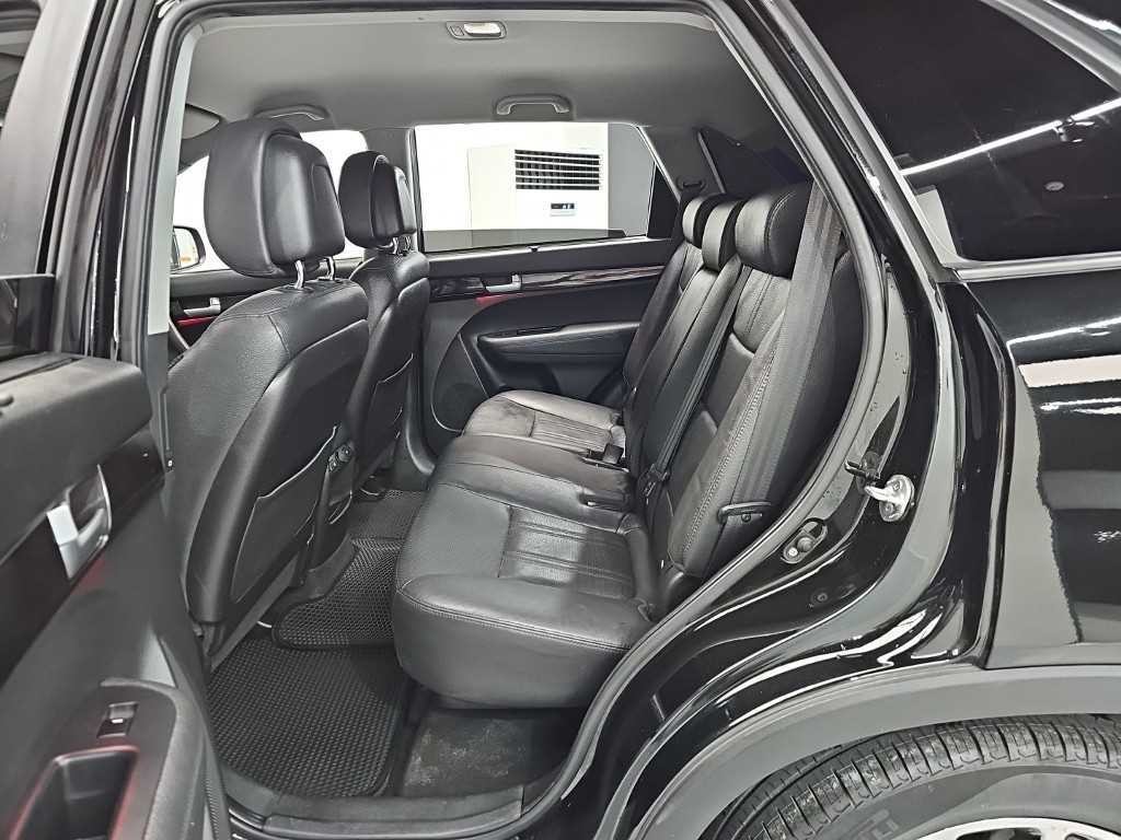 기아 쏘렌토 뉴 쏘렌토 R 2WD 2.0 노블레스 이미지 12