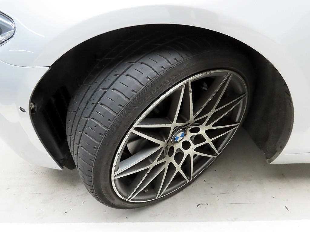 BMW 5시리즈 5시리즈 (F10) M550d xDrive M 에어로다이나믹 이미지 19