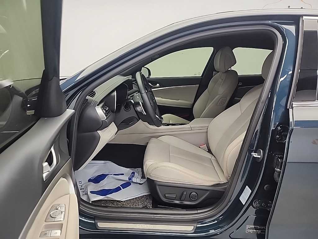 제네시스 G70 더 뉴 G70 가솔린 2.0T 2WD 이미지 11