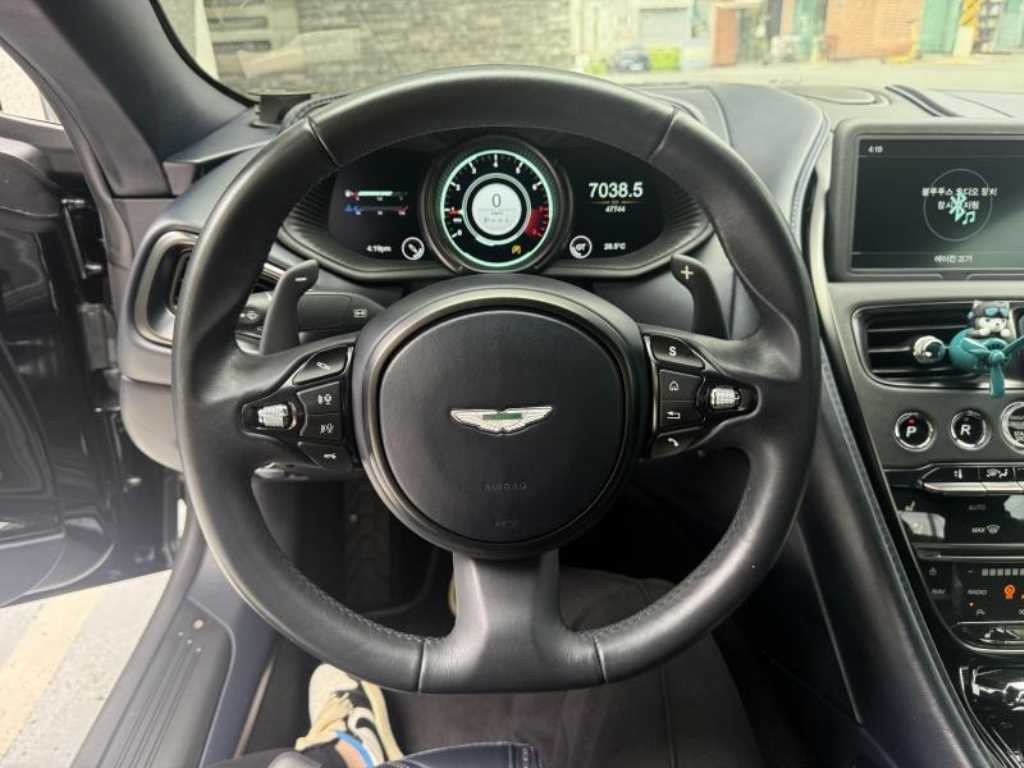 애스턴마틴 DB DB11 5.2 V12 쿠페 이미지 3