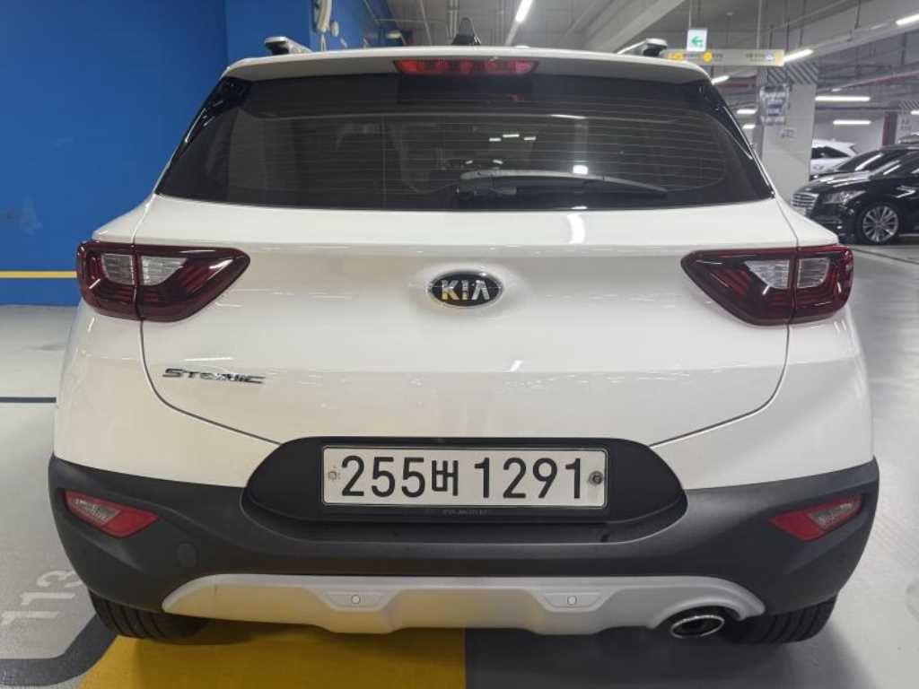기아 스토닉 가솔린 1.4 트렌디 이미지 4