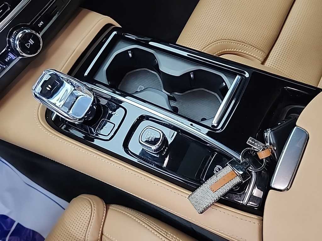 볼보 S90 T8 AWD 얼티메이트 브라이트 이미지 8