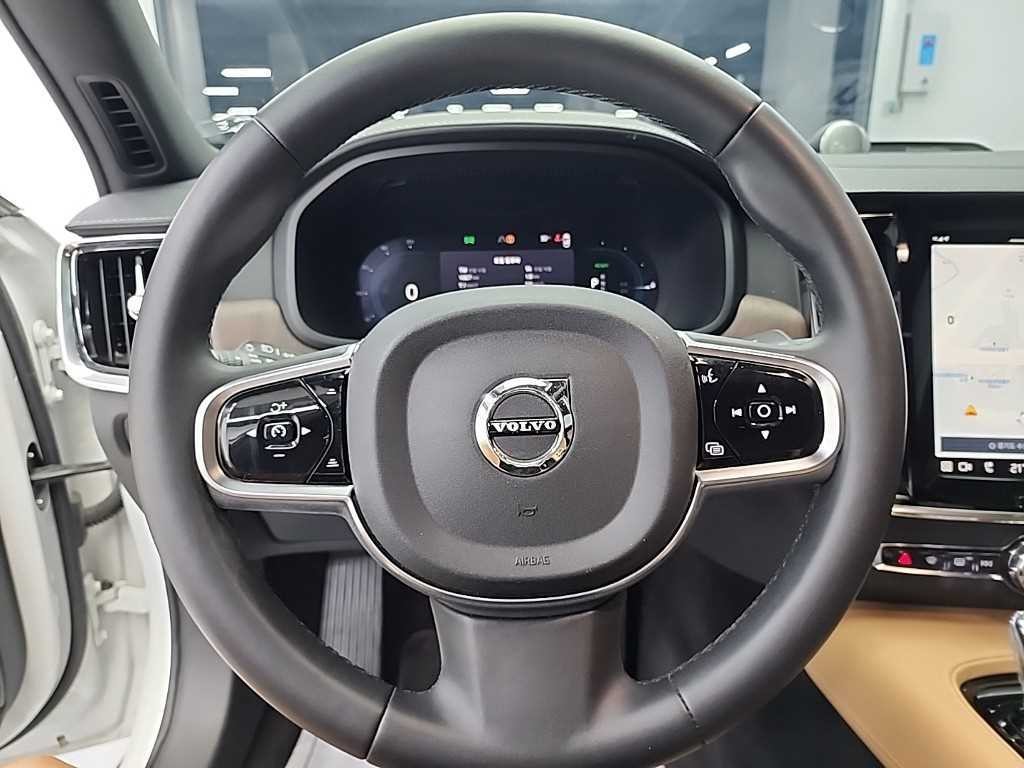 볼보 S90 T8 AWD 얼티메이트 브라이트 이미지 9