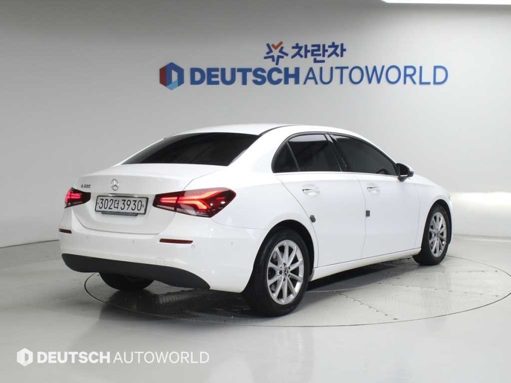 벤츠 A 클래스 A클래스 W177 A220 해치백 이미지 2