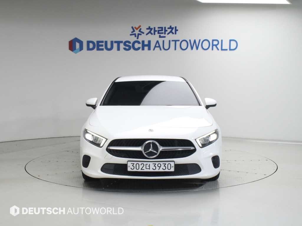 벤츠 A 클래스 A클래스 W177 A220 해치백 이미지 3