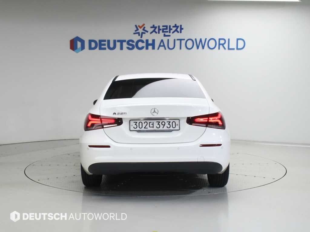 벤츠 A 클래스 A클래스 W177 A220 해치백 이미지 4