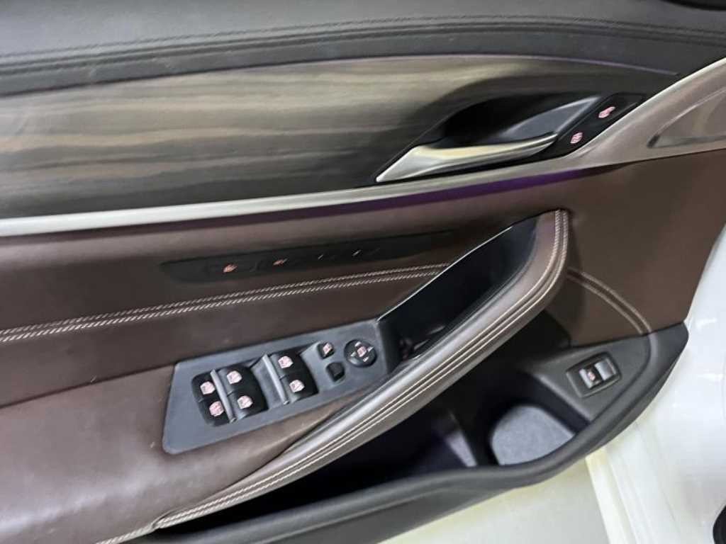 BMW 5시리즈 5시리즈 (G30) 530i xDrive M 스포츠 플러스 이미지 13