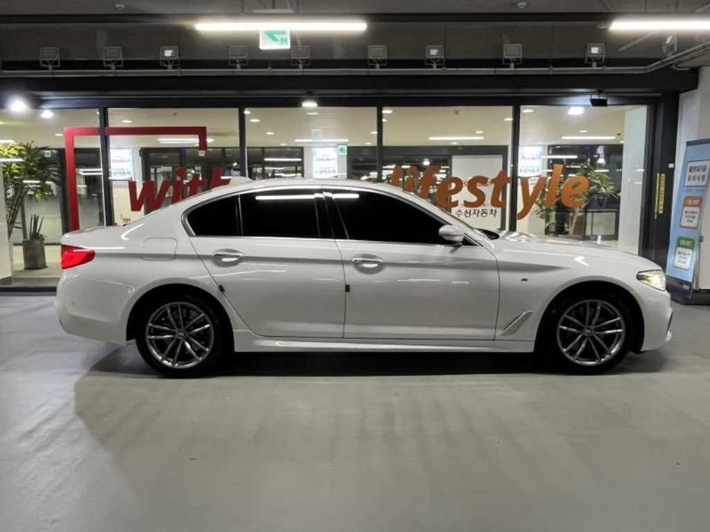 BMW 5시리즈 5시리즈 (G30) 530i xDrive M 스포츠 플러스 이미지 3