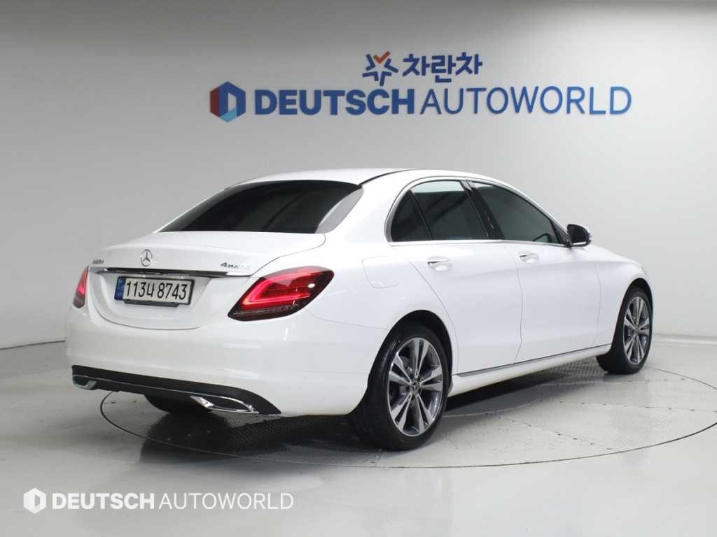 벤츠 C 클래스 C클래스 W205 C220 d 4MATIC 아방가르드 이미지 2