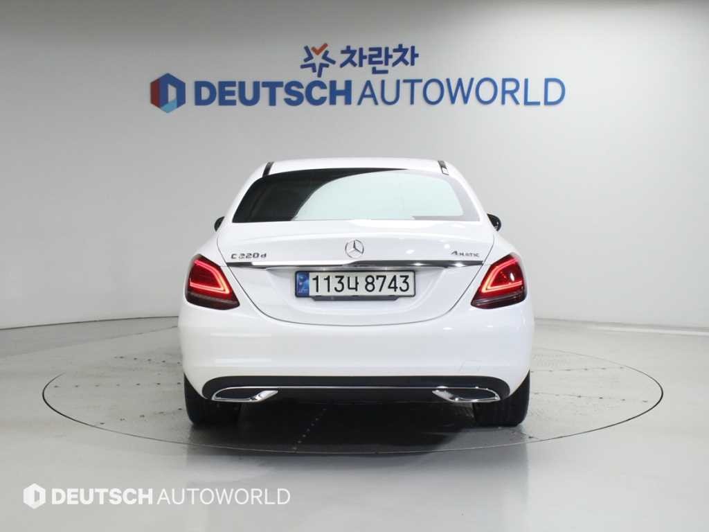 벤츠 C 클래스 C클래스 W205 C220 d 4MATIC 아방가르드 이미지 4