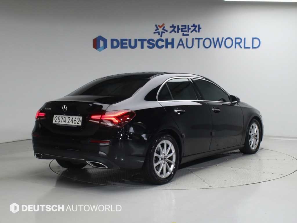 벤츠 A 클래스 A클래스 W177 A220 세단 이미지 2