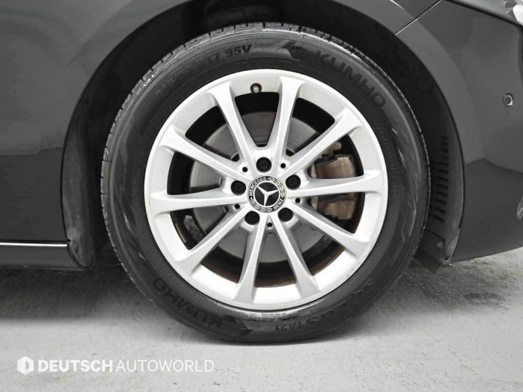 벤츠 A 클래스 A클래스 W177 A220 세단 이미지 5