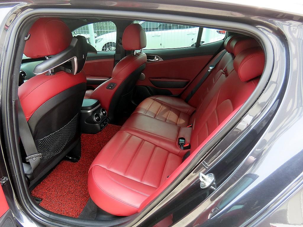 기아 스팅어 가솔린 3.3 터보 2WD GT 이미지 6