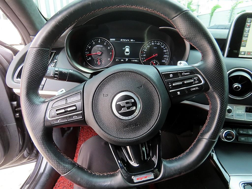 기아 스팅어 가솔린 3.3 터보 2WD GT 이미지 8