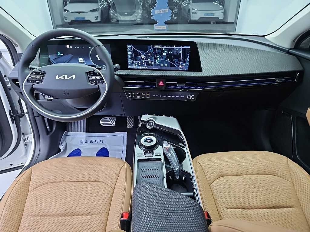 기아 EV6 롱레인지 AWD 어스 이미지 8