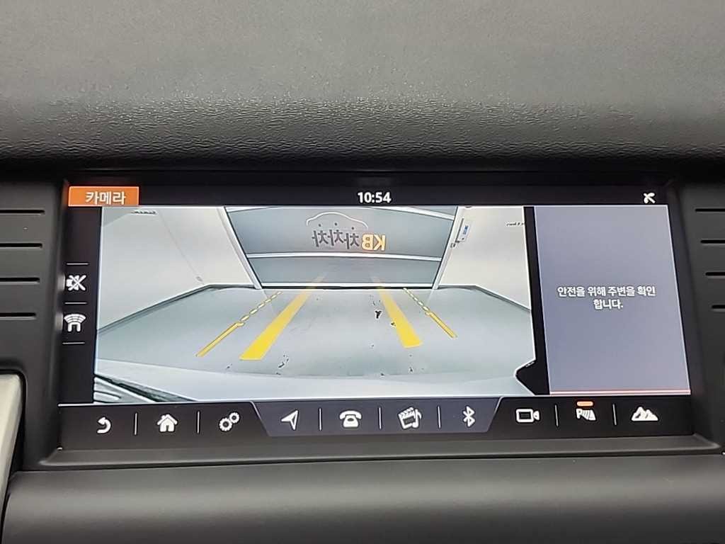 랜드로버 디스커버리 스포츠 2.0 TD4 HSE 럭셔리 이미지 17