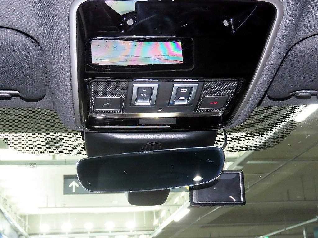랜드로버 레인지로버 벨라 2.0 D240 R-다이나믹 SE 이미지 15
