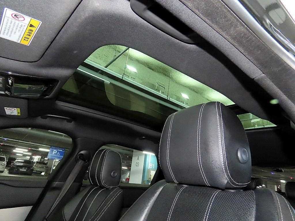 랜드로버 레인지로버 벨라 2.0 D240 R-다이나믹 SE 이미지 16