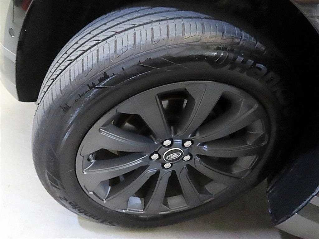 랜드로버 레인지로버 벨라 2.0 D240 R-다이나믹 SE 이미지 20