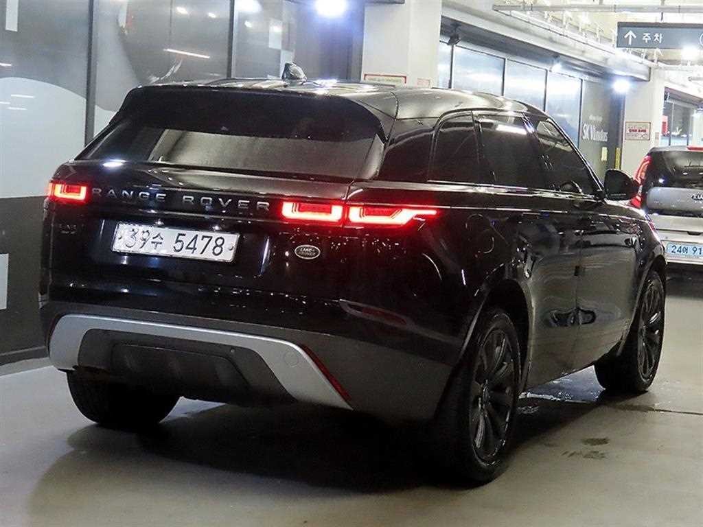 랜드로버 레인지로버 벨라 2.0 D240 R-다이나믹 SE 이미지 4