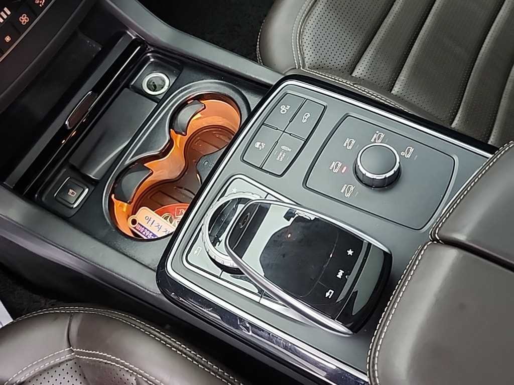 벤츠 GLE 클래스 GLE 클래스 W166 GLE 63 AMG S 4MATIC 쿠페 이미지 18