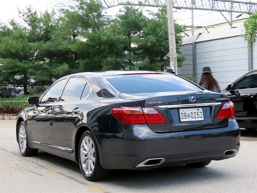 렉서스 LS LS600hL 4인승 이미지 3
