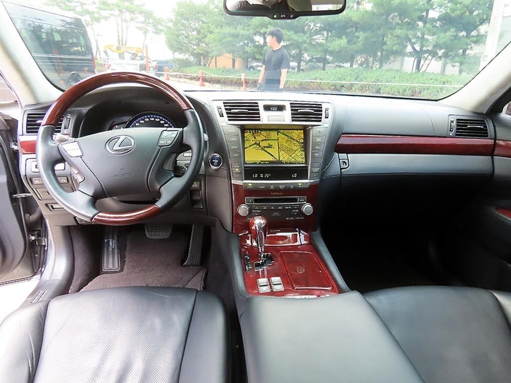 렉서스 LS LS600hL 4인승 이미지 7