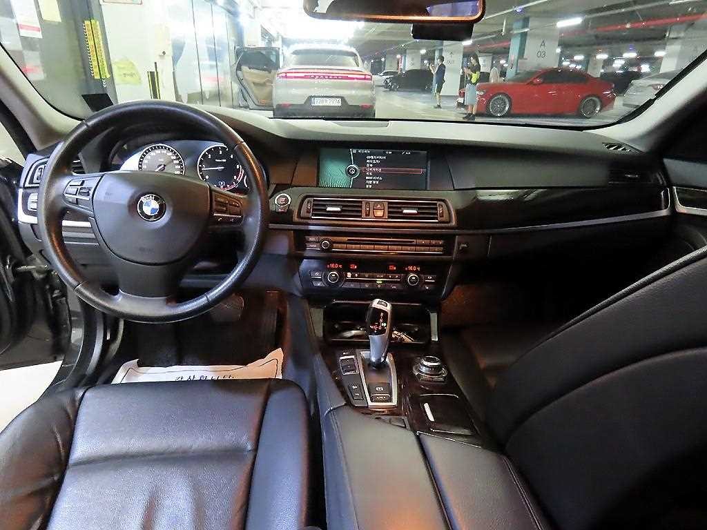 BMW 5시리즈 5시리즈 (F10) 525d xDrive 이미지 10