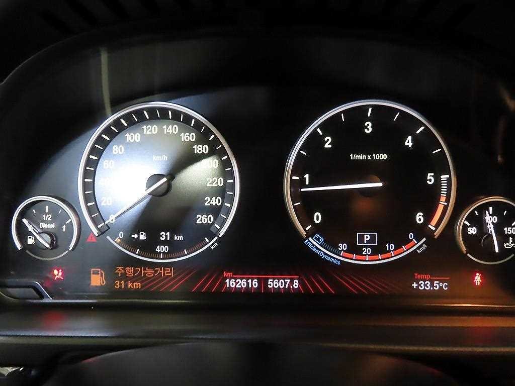 BMW 5시리즈 5시리즈 (F10) 525d xDrive 이미지 9
