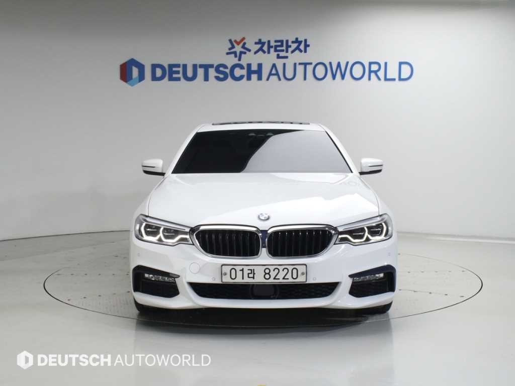 BMW 5시리즈 5시리즈 (G30) 530i xDrive M 스포츠 플러스 이미지 3