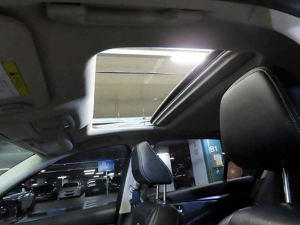 인피니티 Q Q50 3.5 하이브리드 에센스 이미지 17