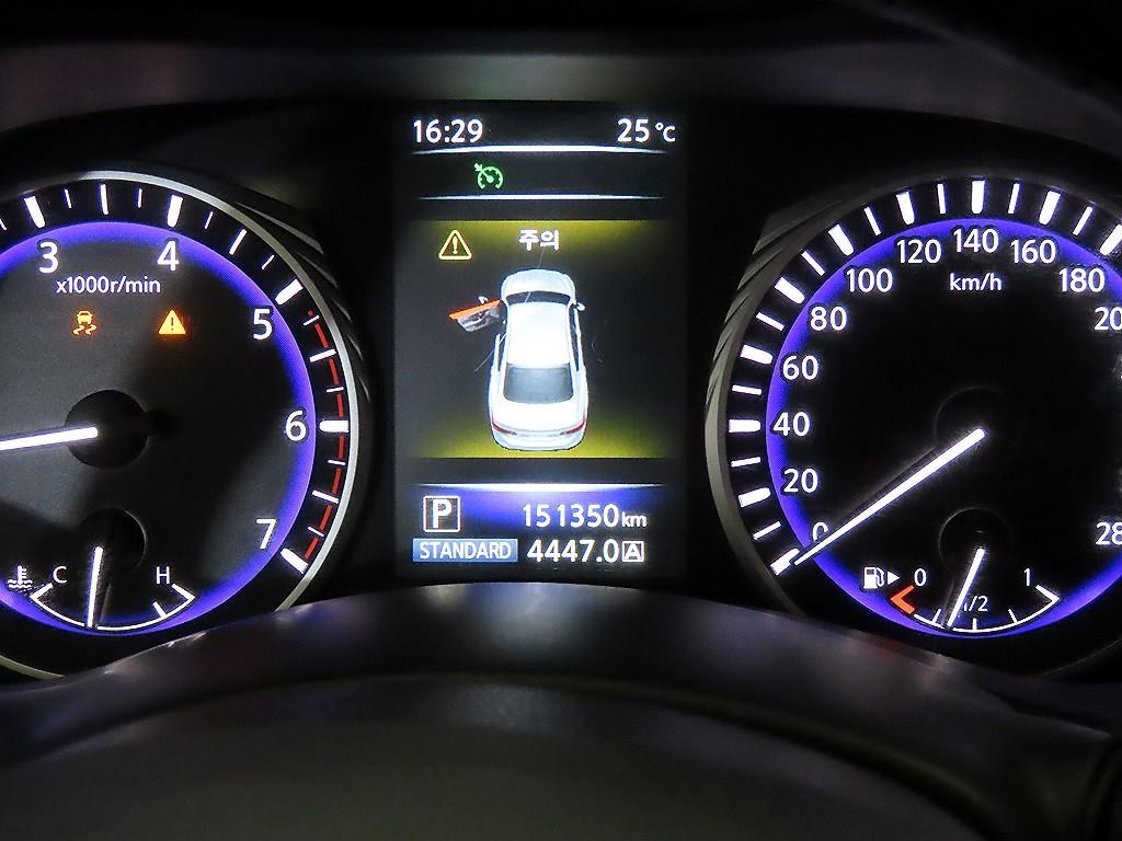 인피니티 Q Q50 2.2D 프리미엄 이미지 9